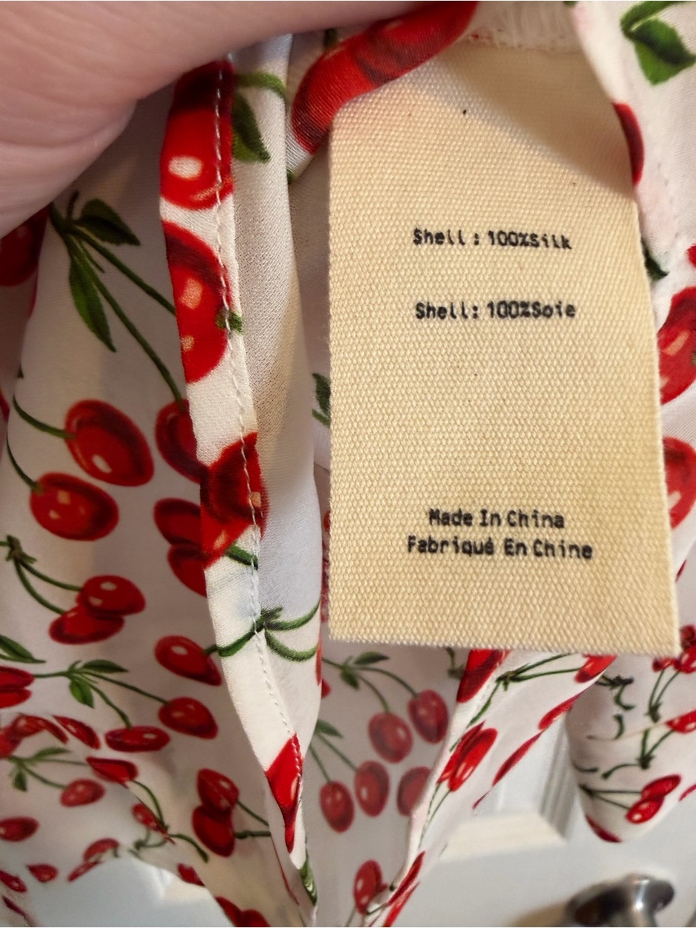 L’AGENCE Nina Cherry Print 100% Silk Button Front Blouse Top Size M - Picture 4 of 7